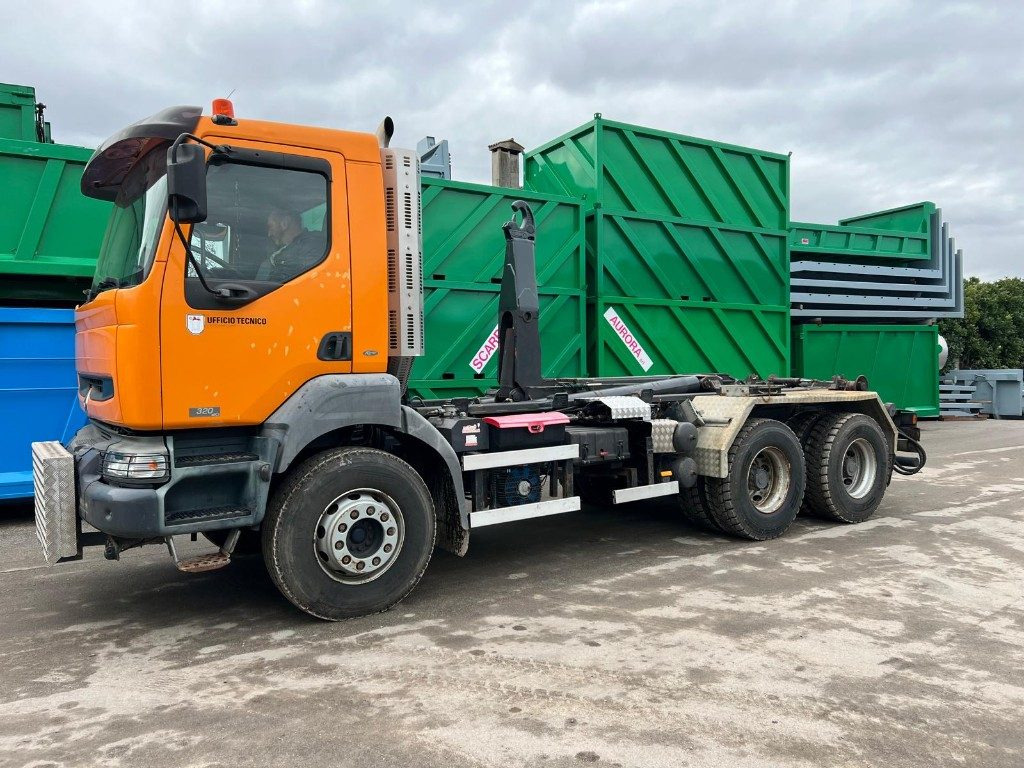 RENAULT KERAX 320 SCARRABILE - Autocarro scarrabile: foto 4 RENAULT KERAX 320 SCARRABILE - Autocarro scarrabile: foto 4