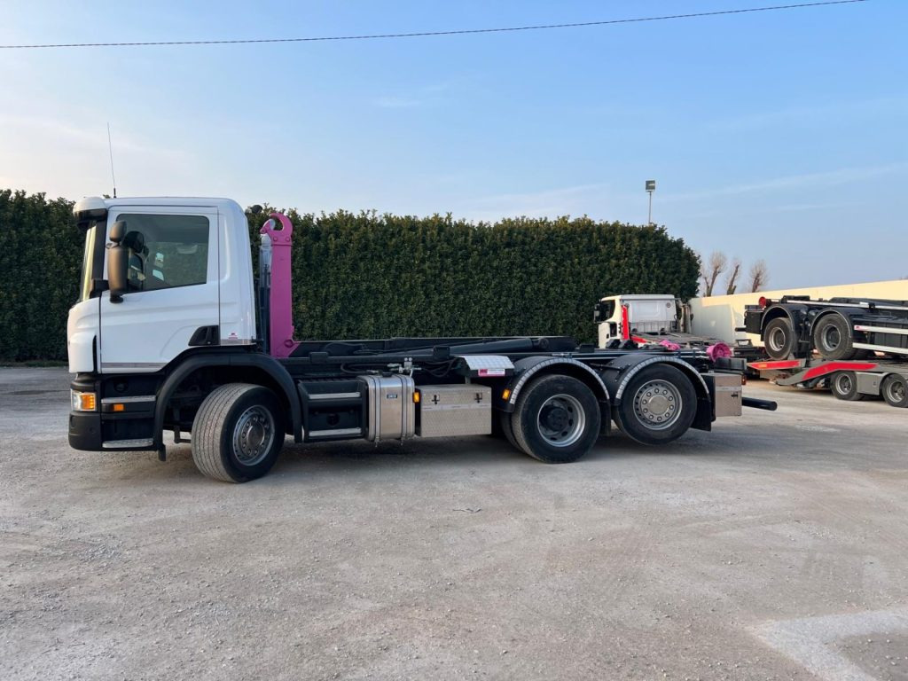 SCANIA P410 SCARRABILE CON RIDUTTORE AI MOZZI - Autocarro scarrabile: foto 2 SCANIA P410 SCARRABILE CON RIDUTTORE AI MOZZI - Autocarro scarrabile: foto 2