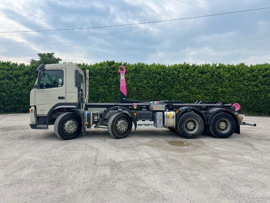 VOLVO FM480 SCARRABILE 8X4 - Autocarro scarrabile: foto 2 VOLVO FM480 SCARRABILE 8X4 - Autocarro scarrabile: foto 2