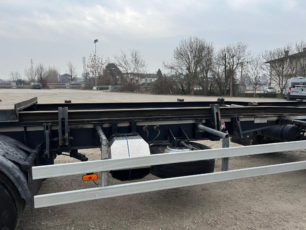 ZORZI RIMORCHIO SCARRABILE ZORZI 20R070 PNEUMATICO - Rimorchio scarrabile/ Multibenna: foto 4 ZORZI RIMORCHIO SCARRABILE ZORZI 20R070 PNEUMATICO - Rimorchio scarrabile/ Multibenna: foto 4