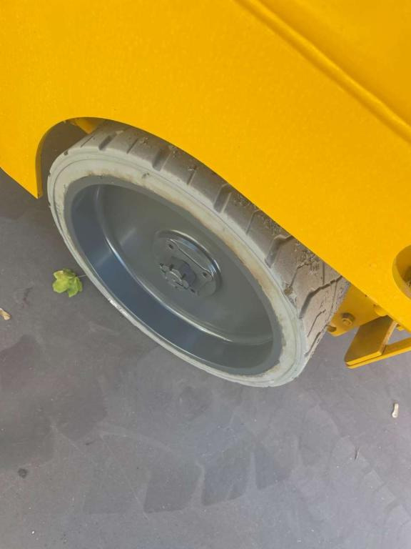 Haulotte COMPACT 10 - Piattaforma a pantografo: foto 5 Haulotte COMPACT 10 - Piattaforma a pantografo: foto 5