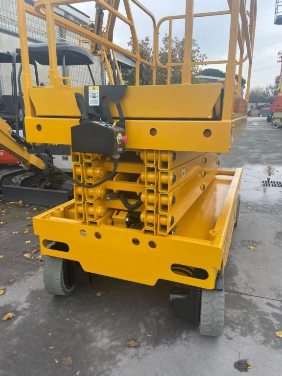 Haulotte COMPACT 12 - Piattaforma a pantografo: foto 3 Haulotte COMPACT 12 - Piattaforma a pantografo: foto 3