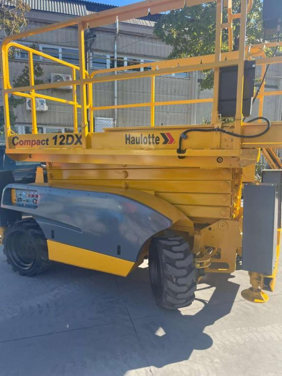 Haulotte COMPACT 12DX - Piattaforma a pantografo: foto 3 Haulotte COMPACT 12DX - Piattaforma a pantografo: foto 3