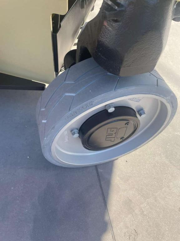 JLG 3246ES - Piattaforma a pantografo: foto 5 JLG 3246ES - Piattaforma a pantografo: foto 5