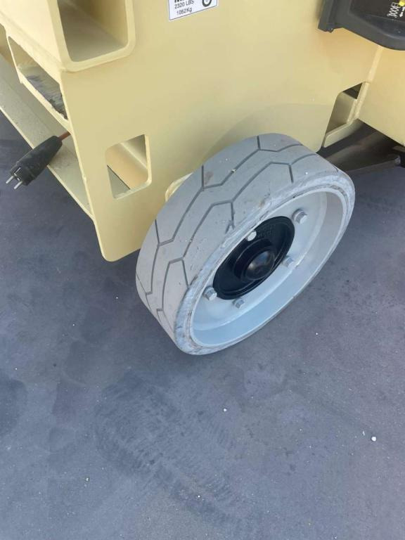 JLG 3246ES - Piattaforma a pantografo: foto 4 JLG 3246ES - Piattaforma a pantografo: foto 4