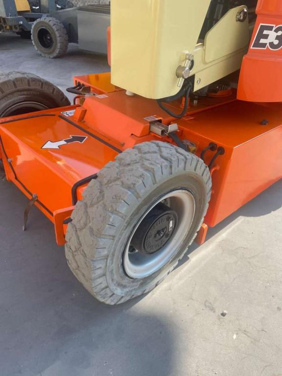 JLG E300AJP - Piattaforma articolata: foto 4 JLG E300AJP - Piattaforma articolata: foto 4