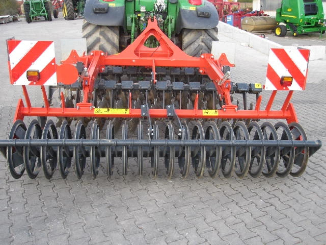Kuhn Optimer+ 303 - Erpice a dischi: foto 4 Kuhn Optimer+ 303 - Erpice a dischi: foto 4