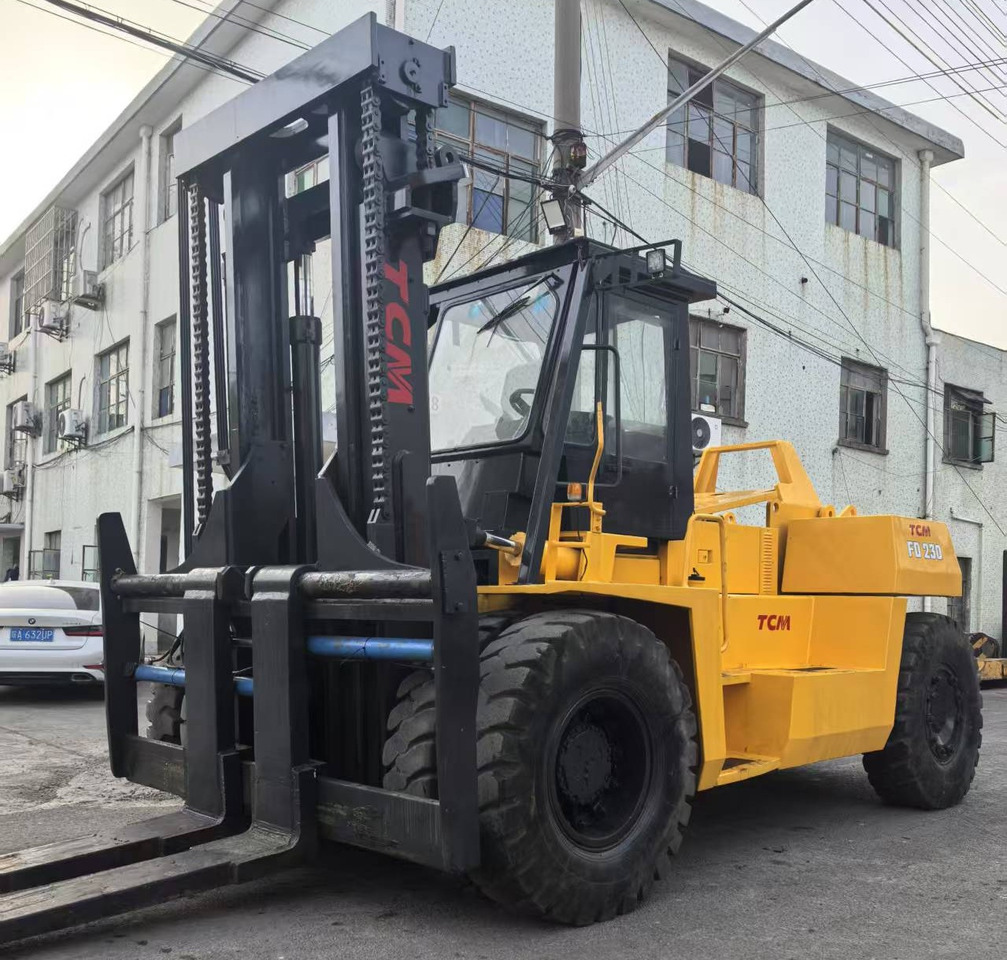TCM FD230 23ton 25 ton FD250 FD200 FD160 15 ton 16 ton diesel forklift - Carrello elevatore diesel: foto 5 TCM FD230 23ton 25 ton FD250 FD200 FD160 15 ton 16 ton diesel forklift - Carrello elevatore diesel: foto 5