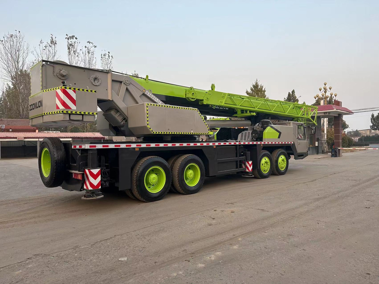 ZOOMLION ZTC700V QY70V 70 ton 80 ton 90 ton 100 ton 110 ton 120 ton used truck crane - Autogru: foto 4 ZOOMLION ZTC700V QY70V 70 ton 80 ton 90 ton 100 ton 110 ton 120 ton used truck crane - Autogru: foto 4