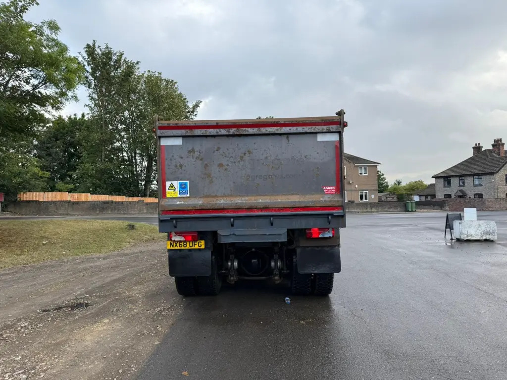MAN TGS 35.420 8x4 Tipper (UFG) - Autocarro ribaltabile: foto 4 MAN TGS 35.420 8x4 Tipper (UFG) - Autocarro ribaltabile: foto 4