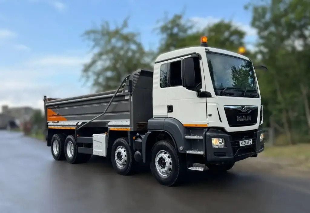 MAN TGS 35.420 8x4 Tipper (UFG) - Autocarro ribaltabile: foto 1 MAN TGS 35.420 8x4 Tipper (UFG) - Autocarro ribaltabile: foto 1
