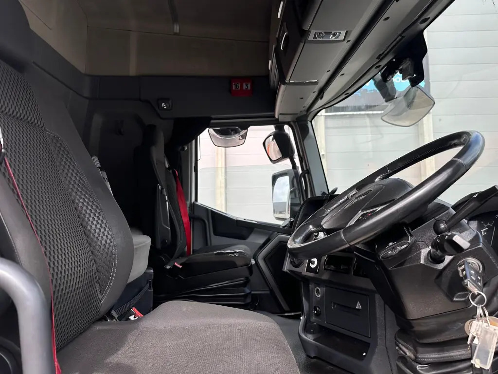 Trattore stradale Renault T 480 (NLF): foto 12