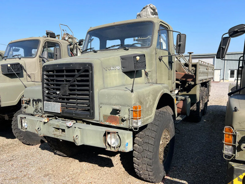 Volvo N 10 6X6 - FASSI 8TM CRANE (4x in stock) - Camion, Camion con gru: foto 2 Volvo N 10 6X6 - FASSI 8TM CRANE (4x in stock) - Camion, Camion con gru: foto 2