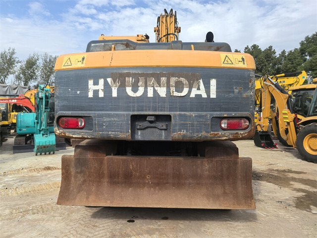 Hyundai R210W-9S - Escavatore gommato: foto 5 Hyundai R210W-9S - Escavatore gommato: foto 5