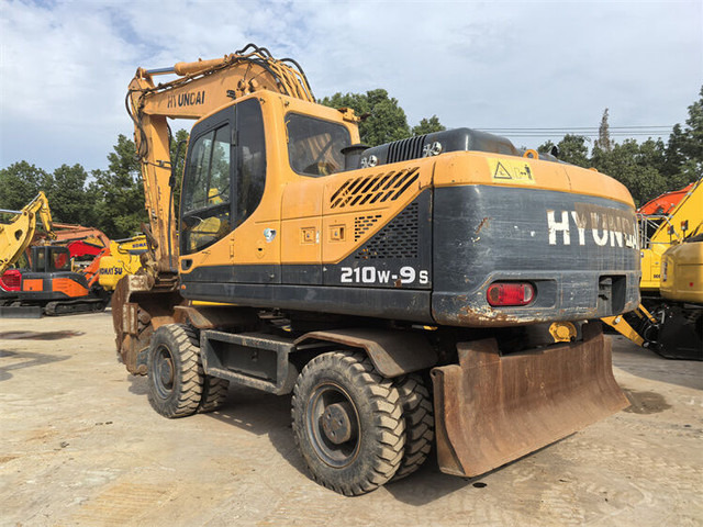 Hyundai R210W-9S - Escavatore gommato: foto 3 Hyundai R210W-9S - Escavatore gommato: foto 3
