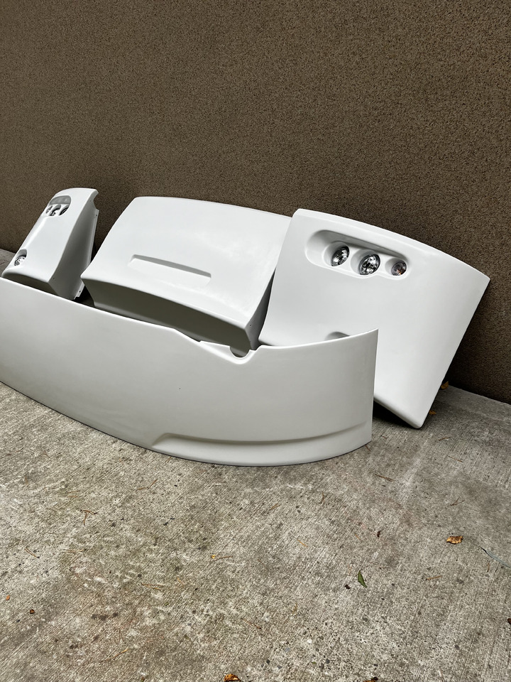 Bova FUTURA CLASSIC - Carrozzeria ed esterni per Pullman: foto 1 Bova FUTURA CLASSIC - Carrozzeria ed esterni per Pullman: foto 1