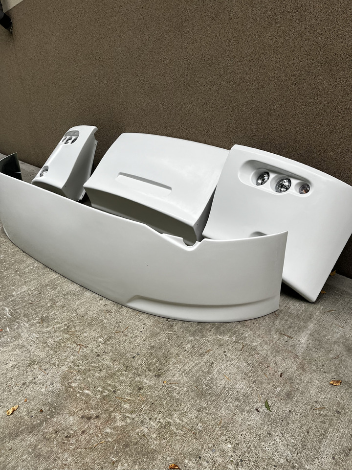 Bova FUTURA CLASSIC - Carrozzeria ed esterni per Pullman: foto 2 Bova FUTURA CLASSIC - Carrozzeria ed esterni per Pullman: foto 2