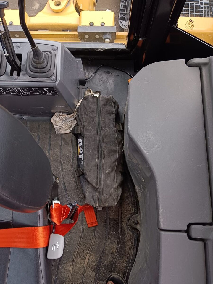 New Caterpillar 424 backhoe loader - Terna: foto 2 New Caterpillar 424 backhoe loader - Terna: foto 2