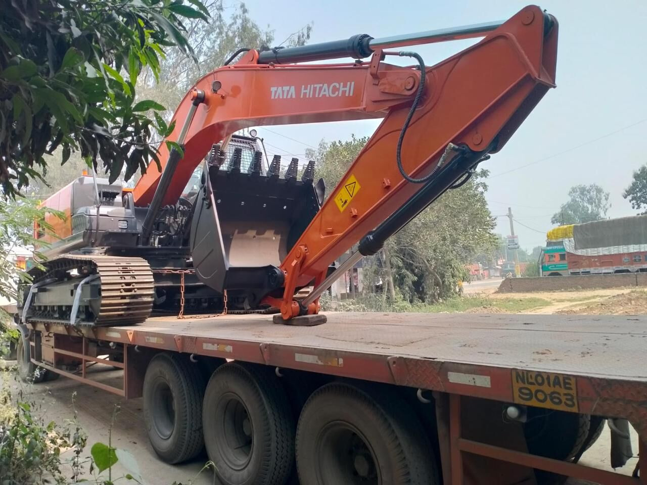 New Hitachi ZX220 LC tracked excavator - Escavatore cingolato: foto 5 New Hitachi ZX220 LC tracked excavator - Escavatore cingolato: foto 5