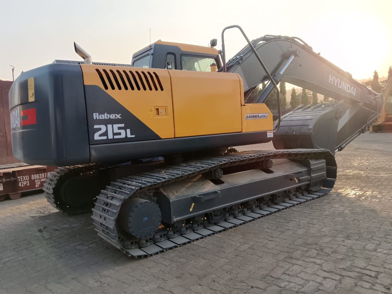 New Hyundai R215L tracked excavator - Escavatore cingolato: foto 1 New Hyundai R215L tracked excavator - Escavatore cingolato: foto 1