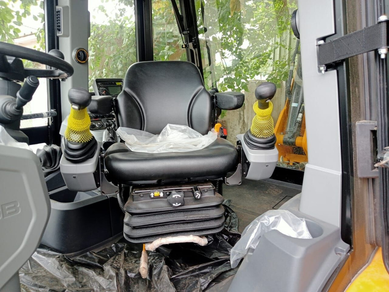 New JCB 3CX backhoe loader - Terna: foto 1 New JCB 3CX backhoe loader - Terna: foto 1