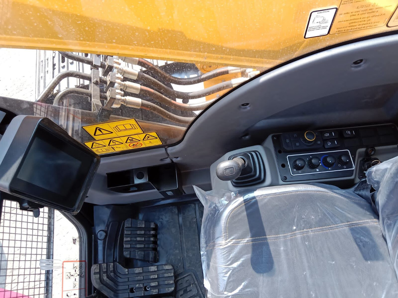 New JCB JS 200 tracked excavator - Escavatore cingolato: foto 5 New JCB JS 200 tracked excavator - Escavatore cingolato: foto 5
