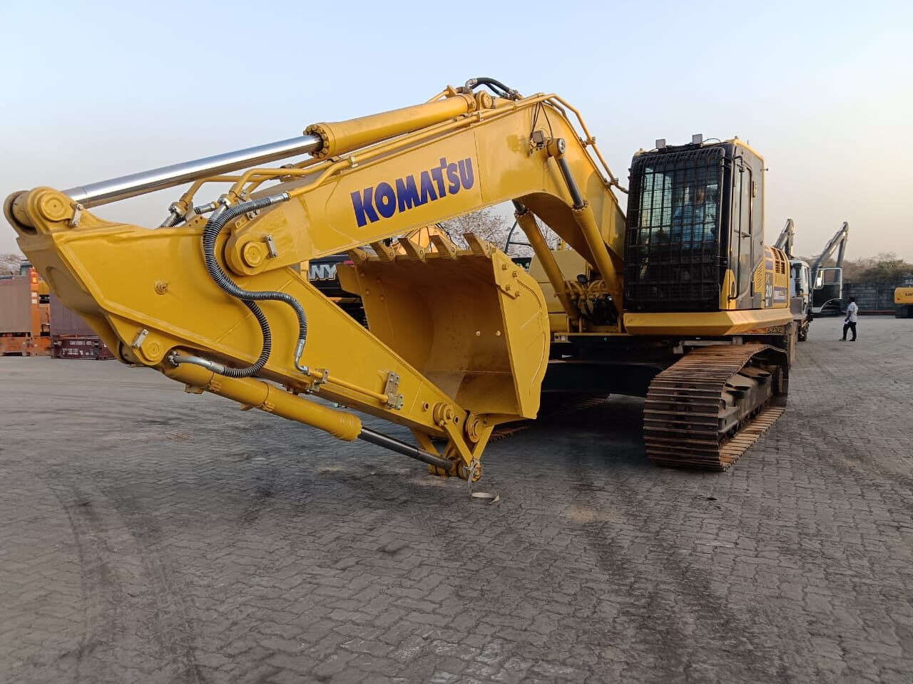 New Komatsu PC210 tracked excavator - Escavatore cingolato: foto 5 New Komatsu PC210 tracked excavator - Escavatore cingolato: foto 5