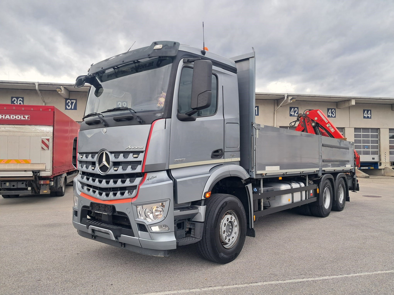 MERCEDES-BENZ AROCS 28.51 | 6x4| Retarder |Kran |Klima | Euro 6 - Autocarro con pianale/ Cassone fisso, Camion con gru: foto 1 MERCEDES-BENZ AROCS 28.51 | 6x4| Retarder |Kran |Klima | Euro 6 - Autocarro con pianale/ Cassone fisso, Camion con gru: foto 1