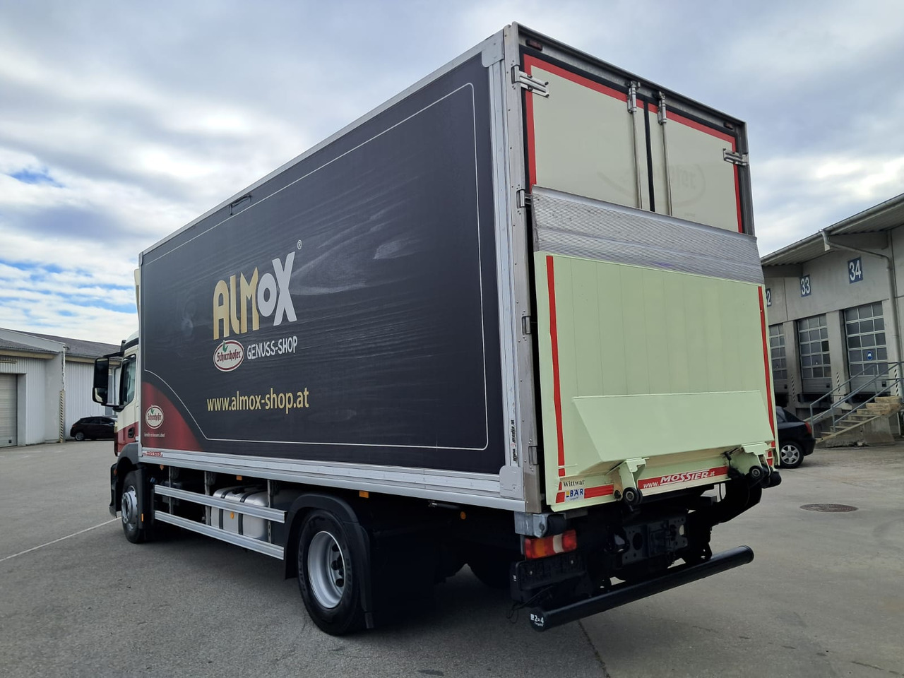 MERCEDES-BENZ Antos 1833 Kühlkoffer LBW | Standheizung | Euro 6 - Autocarro frigorifero: foto 5 MERCEDES-BENZ Antos 1833 Kühlkoffer LBW | Standheizung | Euro 6 - Autocarro frigorifero: foto 5