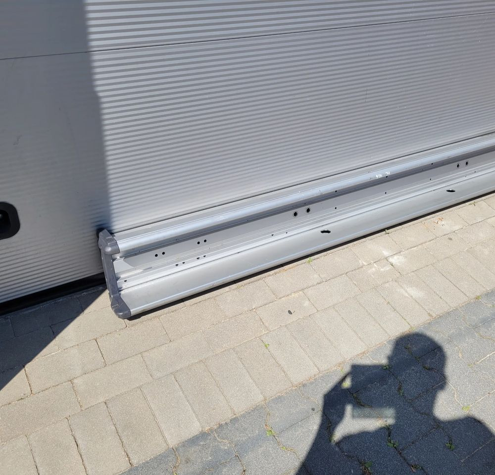 BELKA ZDERZAK SCANIA 2266598 ORYGINAŁ CHWALIM116 - Paraurto per Camion: foto 2 BELKA ZDERZAK SCANIA 2266598 ORYGINAŁ CHWALIM116 - Paraurto per Camion: foto 2