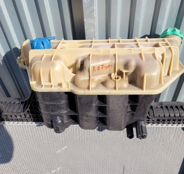 CHŁODNICA MAN TGS TGA RDZEN 77CM 81.06100-6656 - Sistema di raffreddamento per Camion: foto 3 CHŁODNICA MAN TGS TGA RDZEN 77CM 81.06100-6656 - Sistema di raffreddamento per Camion: foto 3