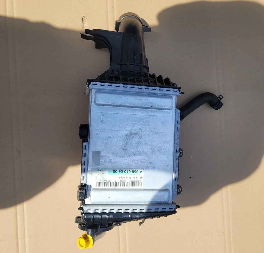 CHŁODNICA PŁYNU MERCEDES A6560100600 - Radiatore: foto 1 CHŁODNICA PŁYNU MERCEDES A6560100600 - Radiatore: foto 1