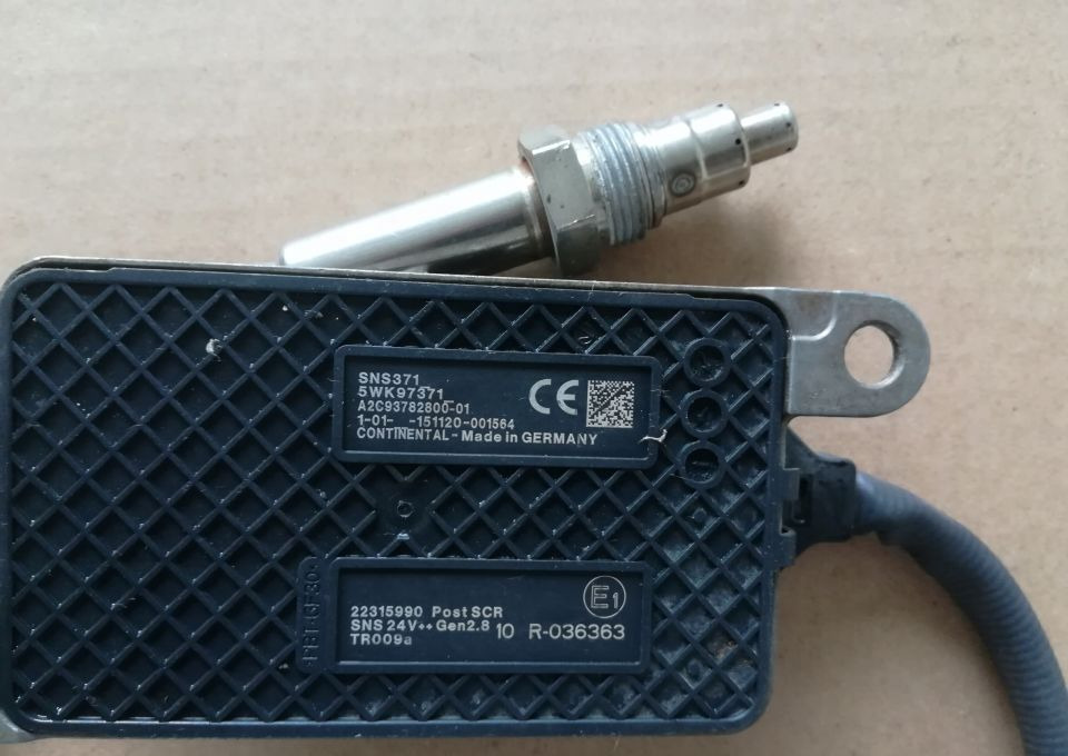 CZUJNIK NOX VOLVO 22315990 - Sensor per Camion: foto 1 CZUJNIK NOX VOLVO 22315990 - Sensor per Camion: foto 1