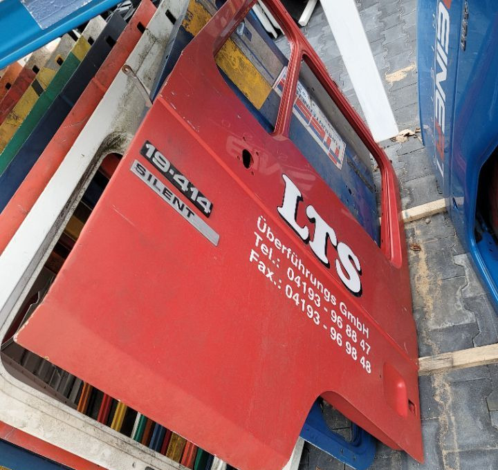 DRZWI MAN F2000 F90 LEWE BEZ KOROZJI - Porta e ricambi per Camion: foto 1 DRZWI MAN F2000 F90 LEWE BEZ KOROZJI - Porta e ricambi per Camion: foto 1