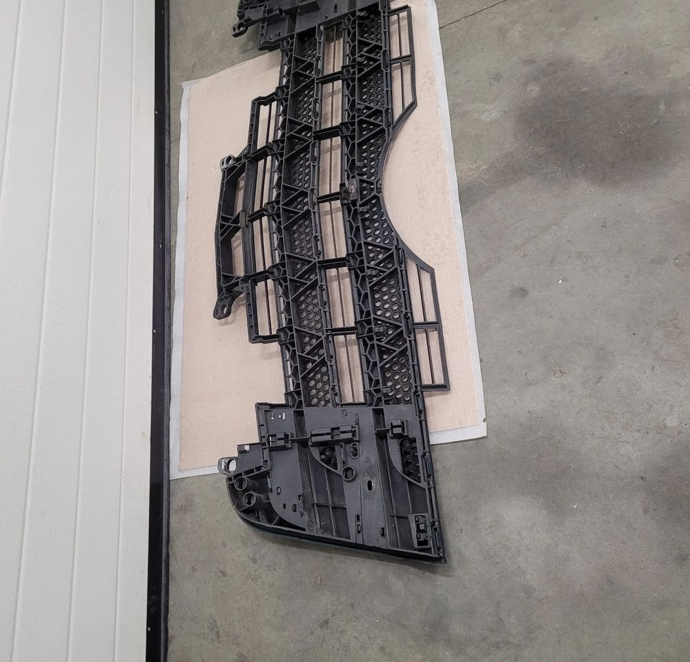 GRILL MERCEDES ACTROS MP4 ORYGINAŁ - Griglia radiatore per Camion: foto 4 GRILL MERCEDES ACTROS MP4 ORYGINAŁ - Griglia radiatore per Camion: foto 4