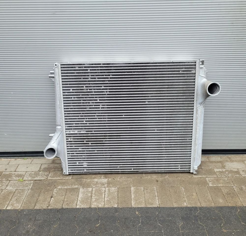 INTERCOOLER VOLVO FH4 ORYGINAŁ 21631996 SZCZELNY 2021R - Intercooler per Camion: foto 1 INTERCOOLER VOLVO FH4 ORYGINAŁ 21631996 SZCZELNY 2021R - Intercooler per Camion: foto 1