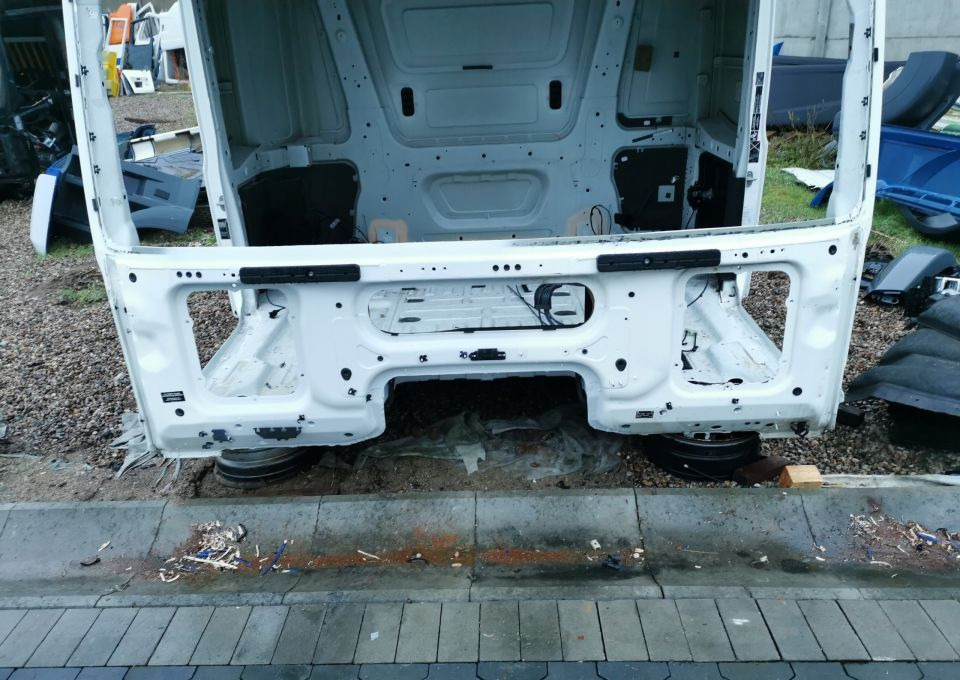 KABINA MERCEDES ACTROS MP4 GIGA BDF - Cabina per Camion: foto 5 KABINA MERCEDES ACTROS MP4 GIGA BDF - Cabina per Camion: foto 5