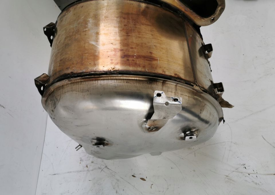 KATALIZATOR DPF DAF XF 106 1933421 - Convertitore catalitico per Camion: foto 4 KATALIZATOR DPF DAF XF 106 1933421 - Convertitore catalitico per Camion: foto 4