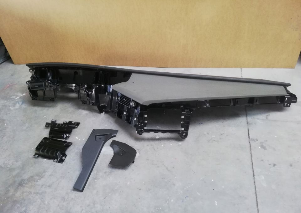 KONSOLA DESKA VOLVO FH4 - Cruscotto per Camion: foto 1 KONSOLA DESKA VOLVO FH4 - Cruscotto per Camion: foto 1