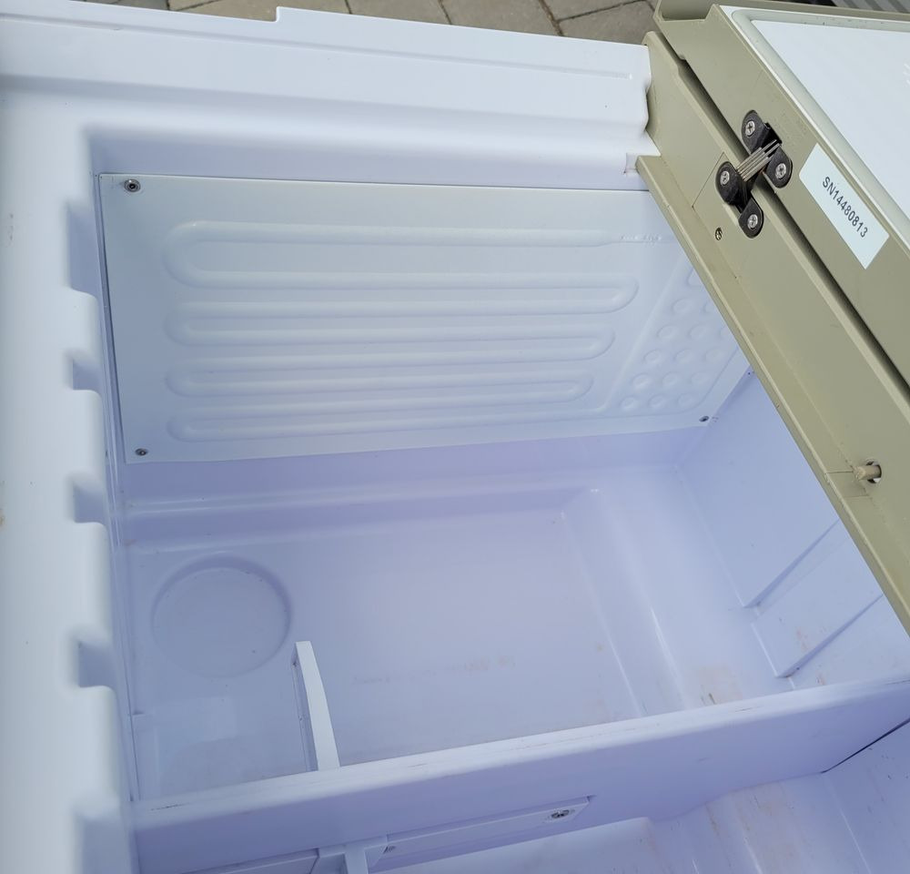 LODÓWKA VOLVO FH4 ORYGINAŁ NABITA NOWY PAROWNIK - Carrozzeria ed esterni per Camion: foto 3 LODÓWKA VOLVO FH4 ORYGINAŁ NABITA NOWY PAROWNIK - Carrozzeria ed esterni per Camion: foto 3