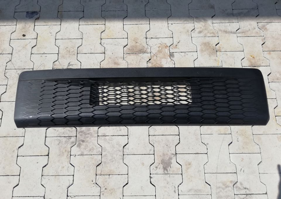 MASKA GRILL ATRAPA VOLVO FL FE 82523575 NOWY ORYG. - Griglia radiatore per Camion: foto 1 MASKA GRILL ATRAPA VOLVO FL FE 82523575 NOWY ORYG. - Griglia radiatore per Camion: foto 1
