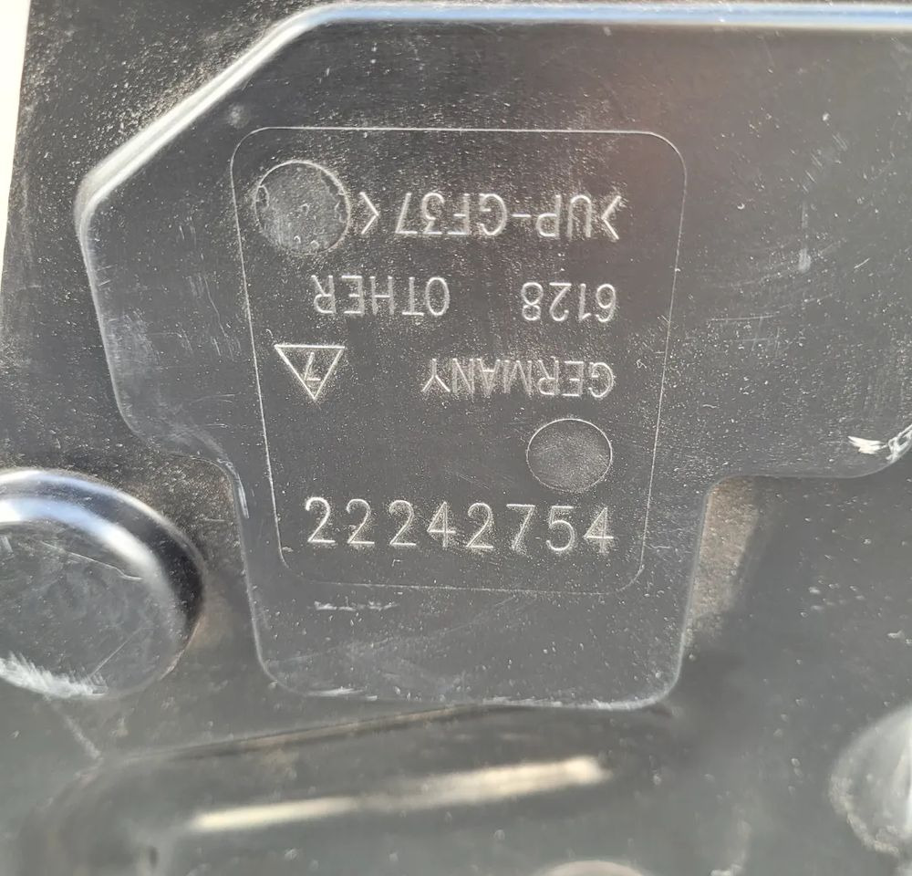 MISKA OLEJOWA RENAULT RANGE T 22242776 - Coppa olio per Camion: foto 5 MISKA OLEJOWA RENAULT RANGE T 22242776 - Coppa olio per Camion: foto 5