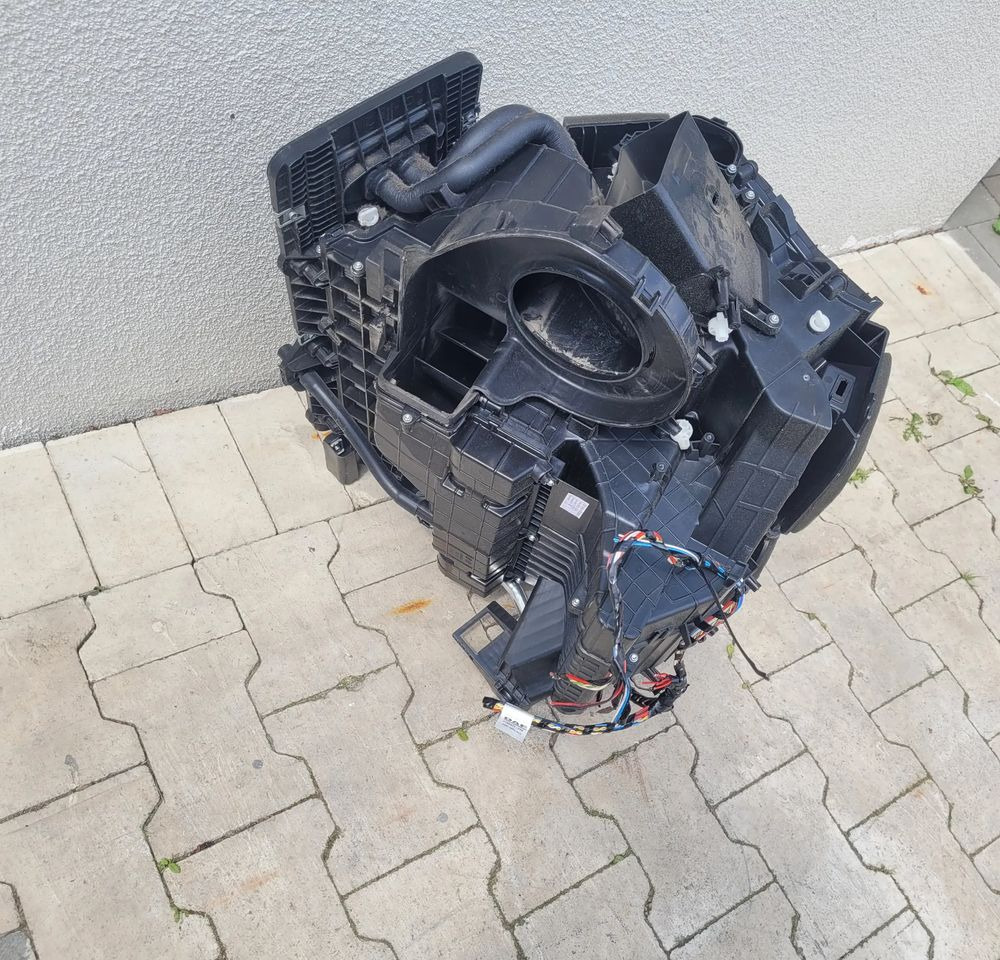 OBUDOWA NAGRZEWNICY NAGRZEWNICA DAF XF 106 LIFT 2255994 ORYGINAŁ CHWALIM116 - Riscaldamento/ Ventilazione per Camion: foto 2 OBUDOWA NAGRZEWNICY NAGRZEWNICA DAF XF 106 LIFT 2255994 ORYGINAŁ CHWALIM116 - Riscaldamento/ Ventilazione per Camion: foto 2