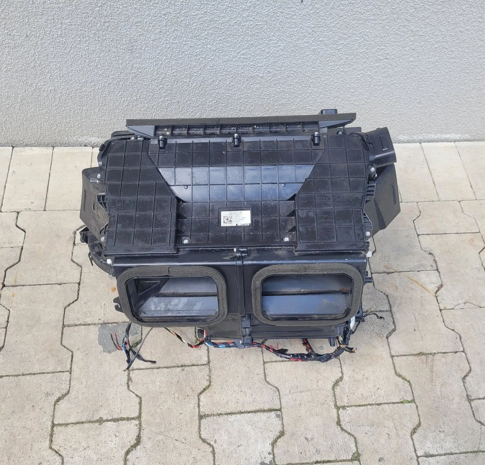 OBUDOWA NAGRZEWNICY NAGRZEWNICA DAF XF 106 LIFT 2255994 ORYGINAŁ CHWALIM116 - Riscaldamento/ Ventilazione per Camion: foto 1 OBUDOWA NAGRZEWNICY NAGRZEWNICA DAF XF 106 LIFT 2255994 ORYGINAŁ CHWALIM116 - Riscaldamento/ Ventilazione per Camion: foto 1
