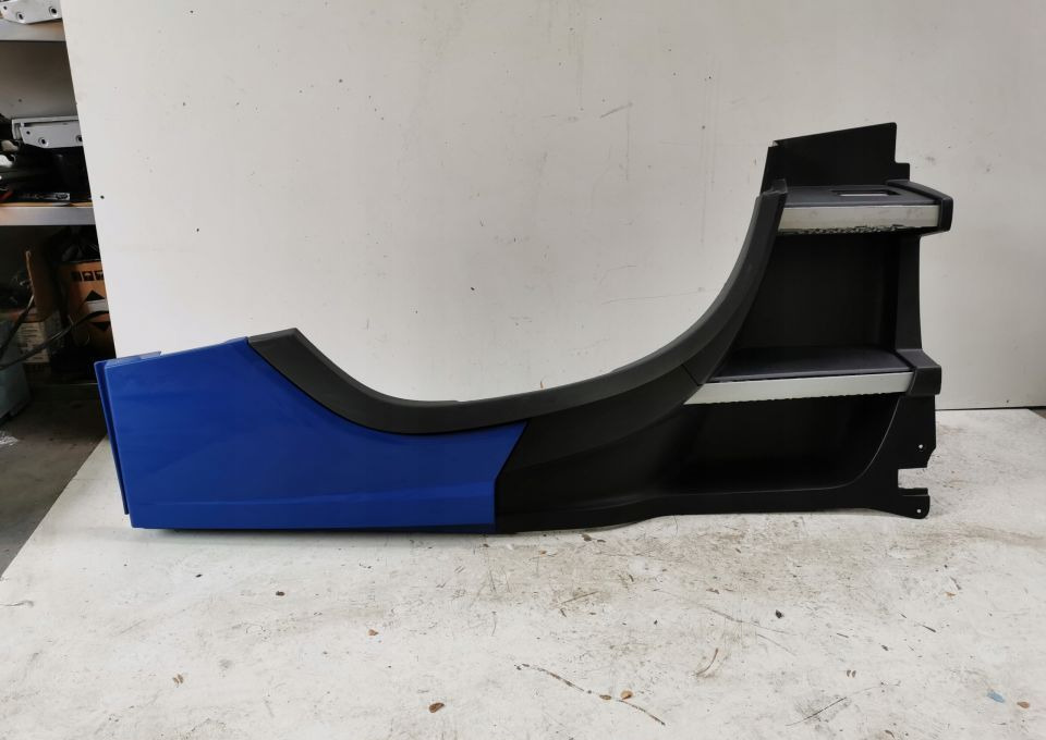 STOPNICA WŁAZ VOLVO FH4 LH. ORYGINAŁ - Gradino sottoscocca per Camion: foto 1 STOPNICA WŁAZ VOLVO FH4 LH. ORYGINAŁ - Gradino sottoscocca per Camion: foto 1