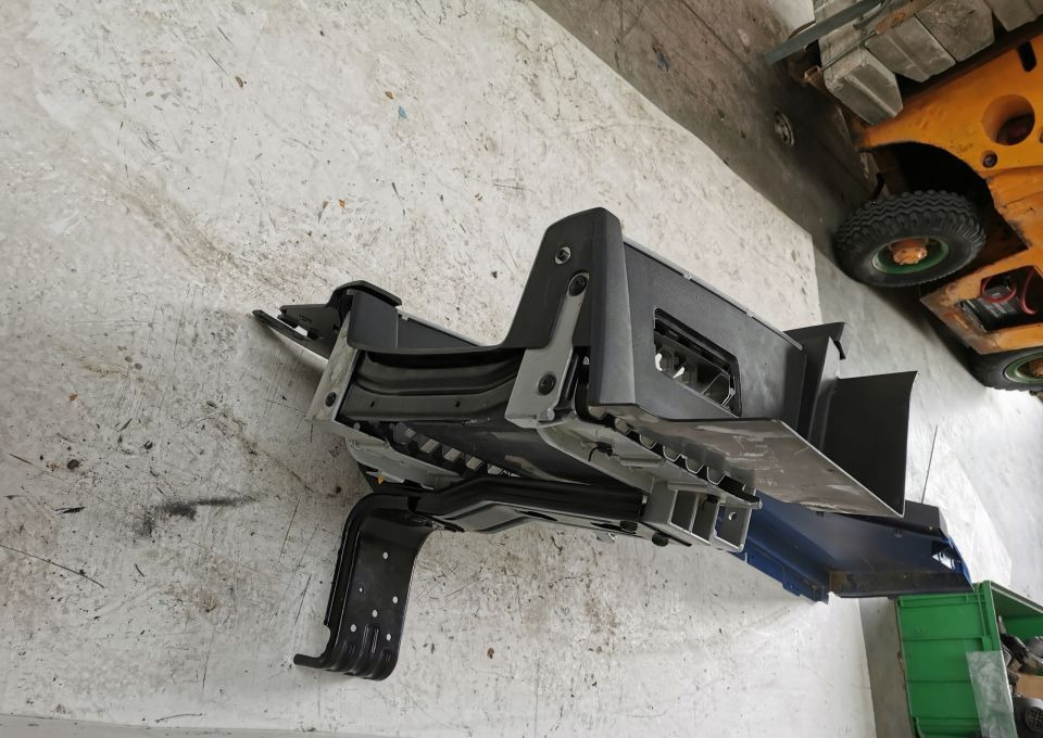 STOPNICA WŁAZ VOLVO FH4 LH. ORYGINAŁ - Gradino sottoscocca per Camion: foto 3 STOPNICA WŁAZ VOLVO FH4 LH. ORYGINAŁ - Gradino sottoscocca per Camion: foto 3