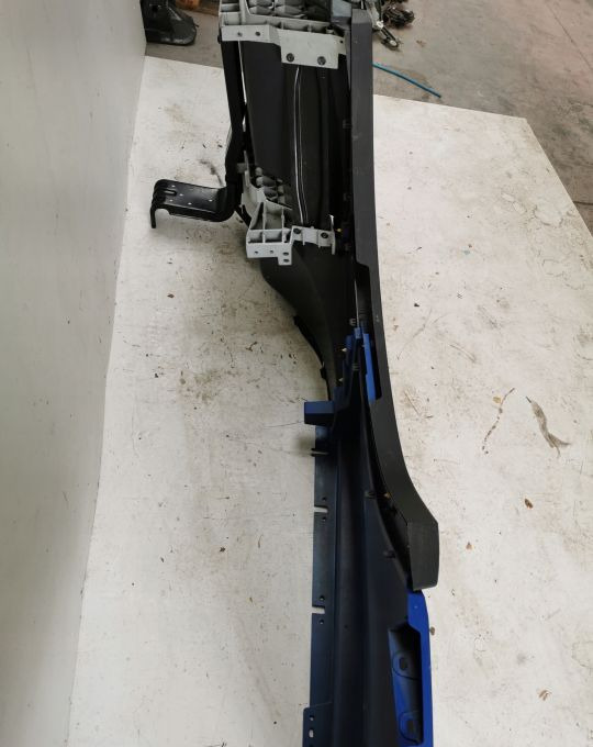 STOPNICA WŁAZ VOLVO FH4 LH. ORYGINAŁ - Gradino sottoscocca per Camion: foto 4 STOPNICA WŁAZ VOLVO FH4 LH. ORYGINAŁ - Gradino sottoscocca per Camion: foto 4