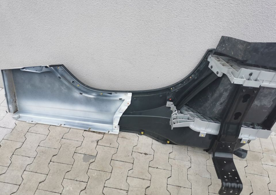 STOPNICA WŁAZ VOLVO FH4 RH. ORYGINAŁ - Gradino sottoscocca per Camion: foto 5 STOPNICA WŁAZ VOLVO FH4 RH. ORYGINAŁ - Gradino sottoscocca per Camion: foto 5