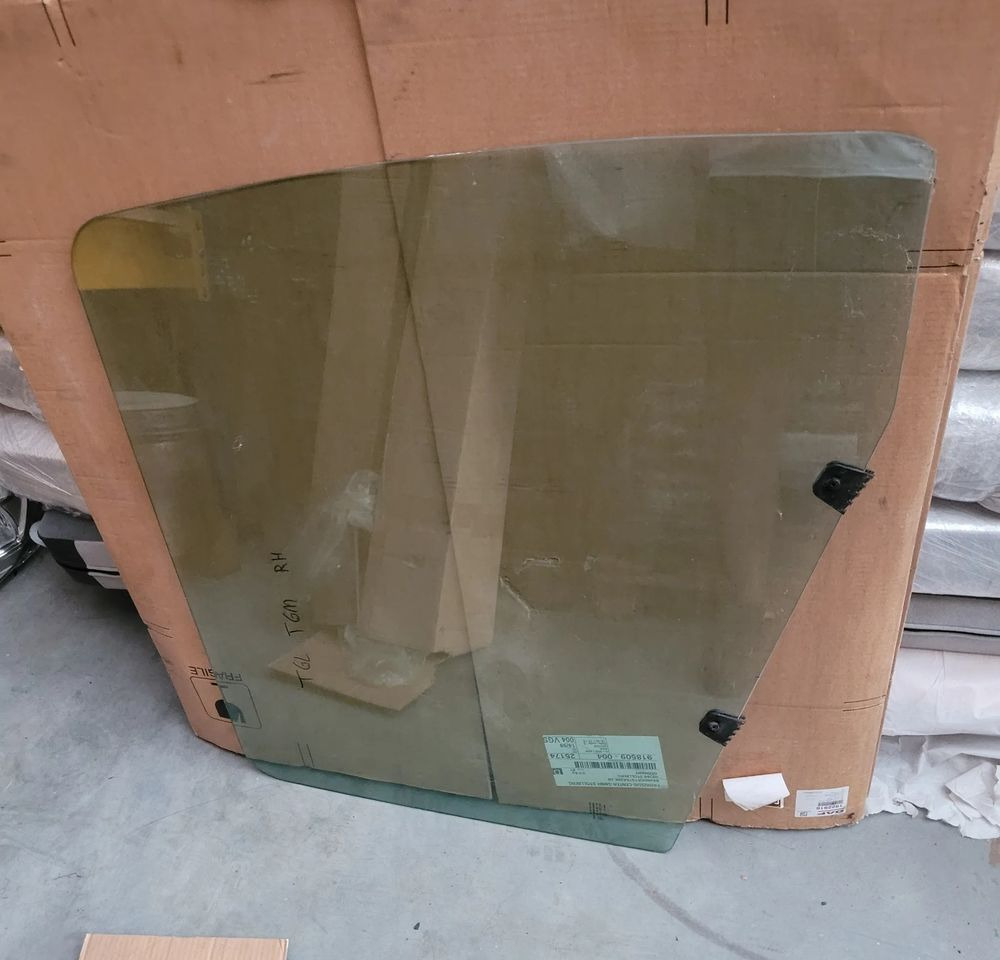 SZYBA MAN TGX RH 81.62645.0040 - Finestra e ricambi per Camion: foto 1 SZYBA MAN TGX RH 81.62645.0040 - Finestra e ricambi per Camion: foto 1