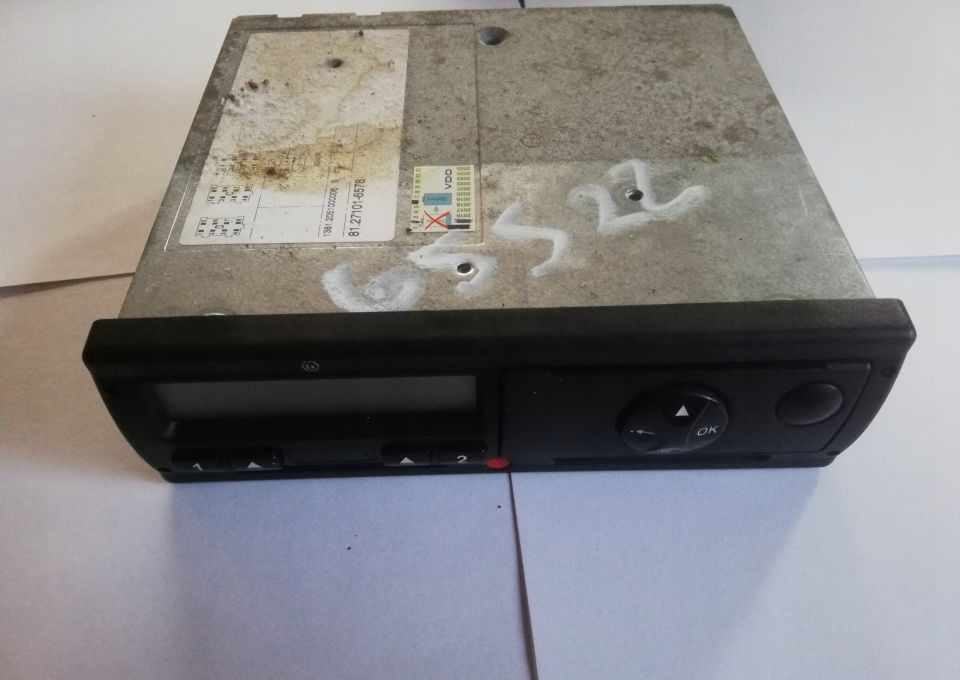 TACHOGRAF MAN TGX TGS 81.27101-6578 - Cronotachigrafo per Camion: foto 1 TACHOGRAF MAN TGX TGS 81.27101-6578 - Cronotachigrafo per Camion: foto 1